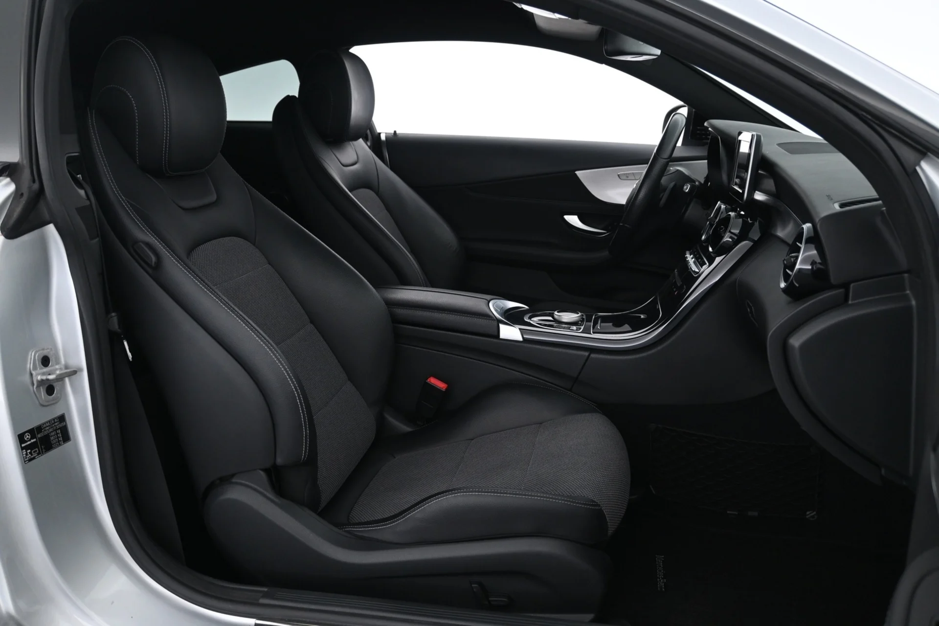 Car Image - 4UhoDgfqDD7OAkfyEvG5vn