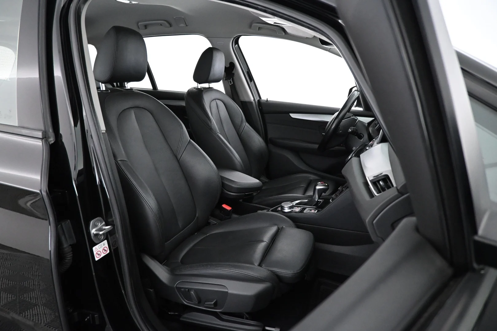 Car Image - 3rKRjIFMn0xga0aad6COtX