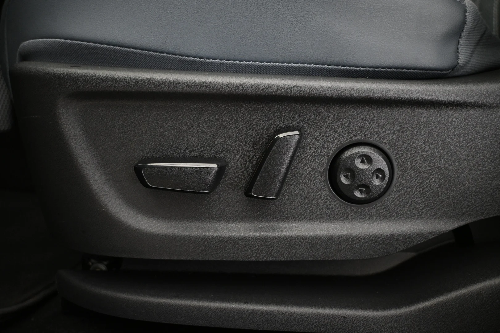 Car Image - 4XPUyfDrmDGE9kZs7WzH6S
