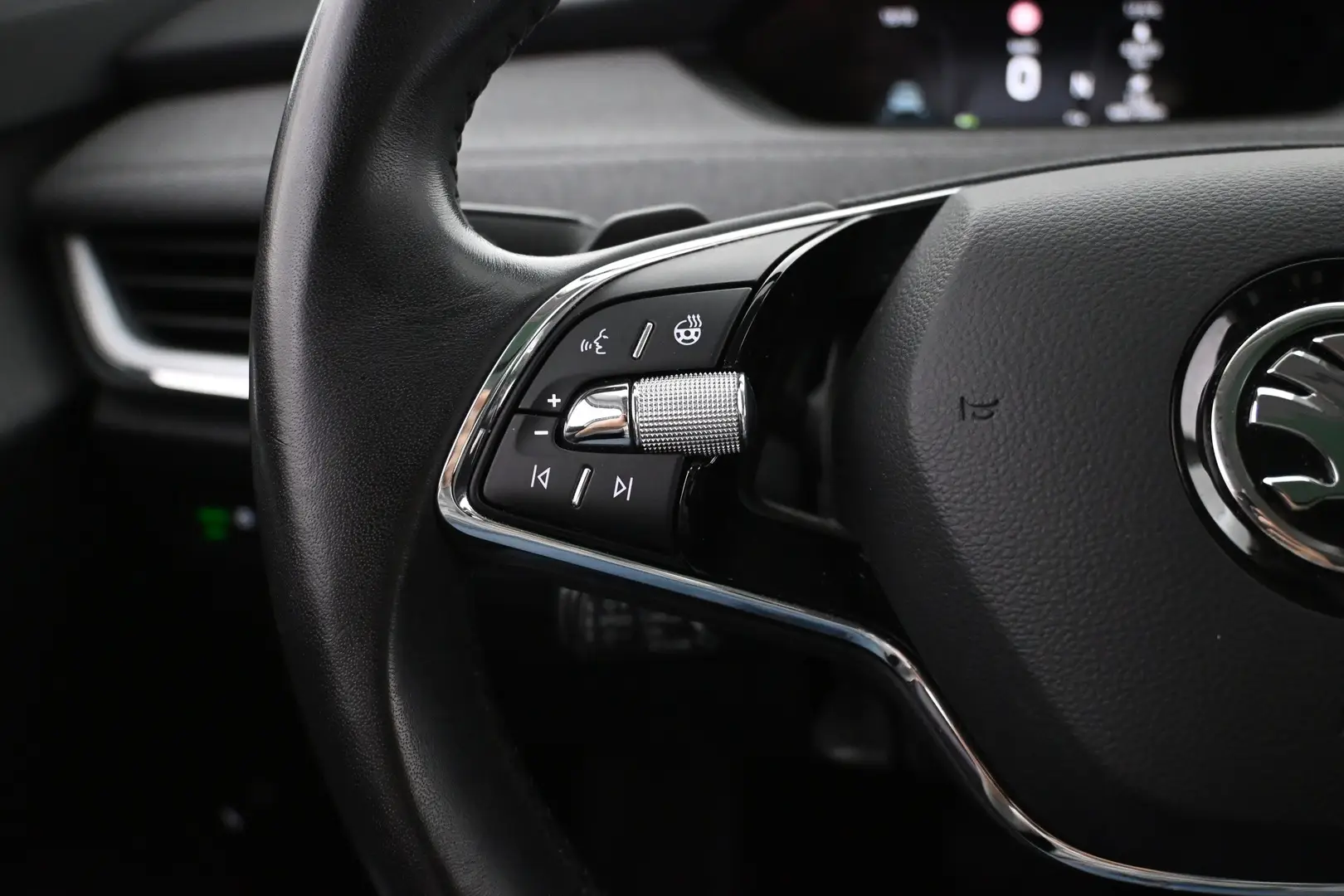 Car Image - TdXmtD8o5VZ0e3lbEPxZ3