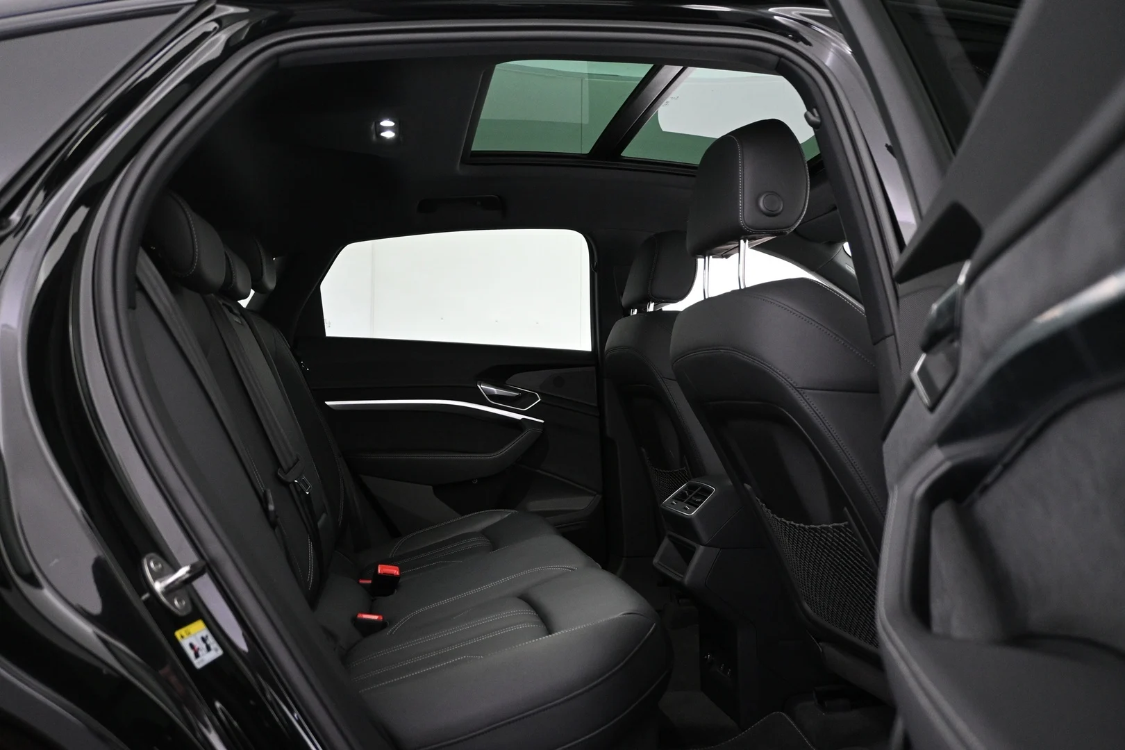 Car Image - 6Wzo2tKxZY8vx8dNzqxMYz