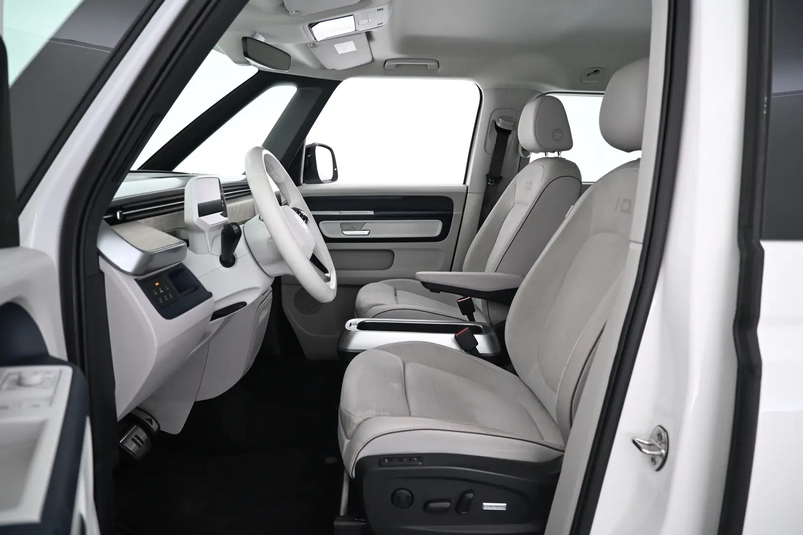 Car Image - 4wIv2Y1RNKtPKooBX0C2xs