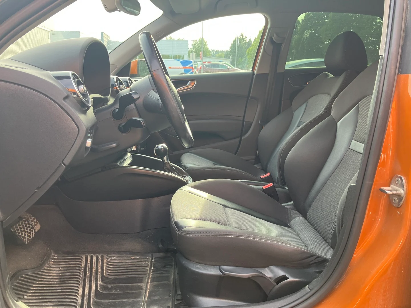 Car Image - tmspgKcFtRJThzxlNTd4E