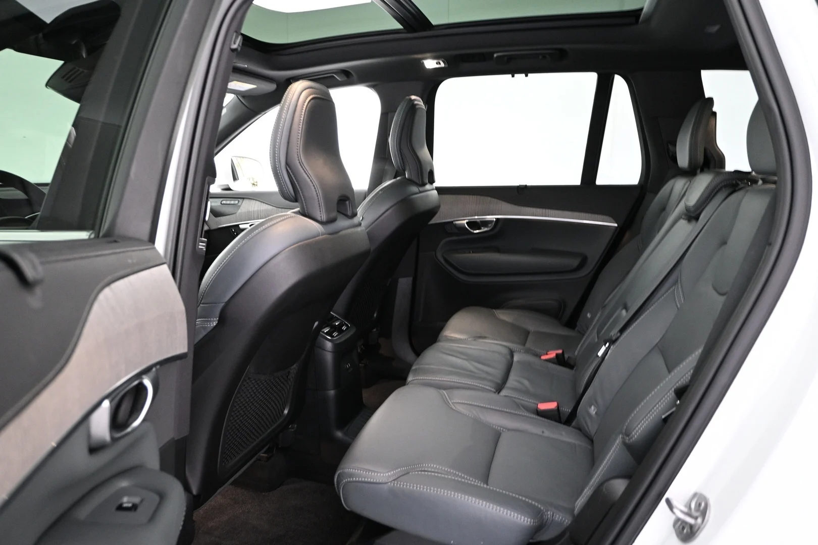 Car Image - 2hYwwMjc6DaR07J3MLcSbY