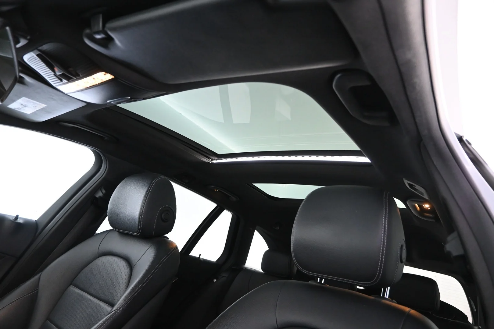 Car Image - 4IMvzRar0qPyUpGA6Ip293