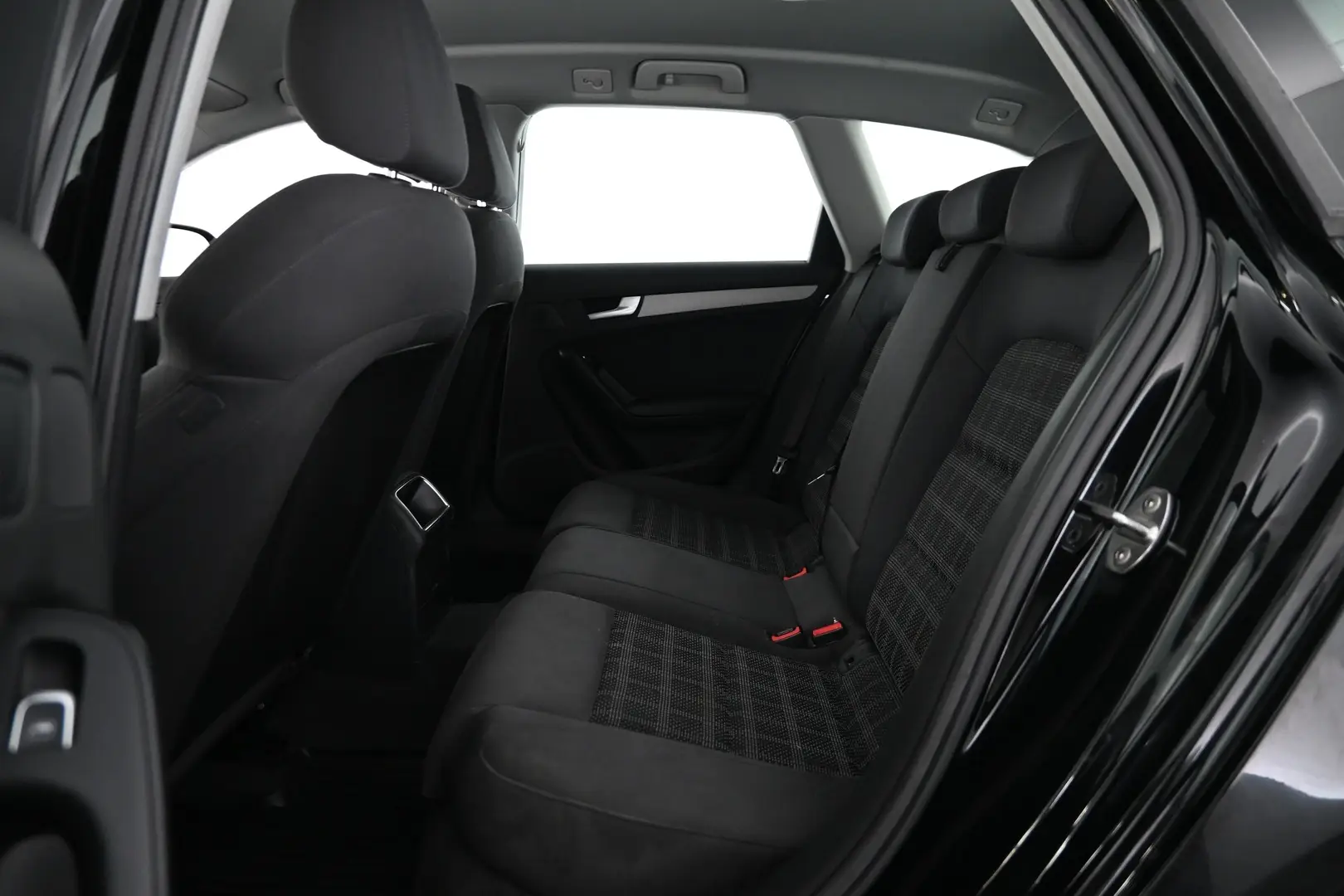 Car Image - 3LcsJviM5yddLIoJbDtEsc