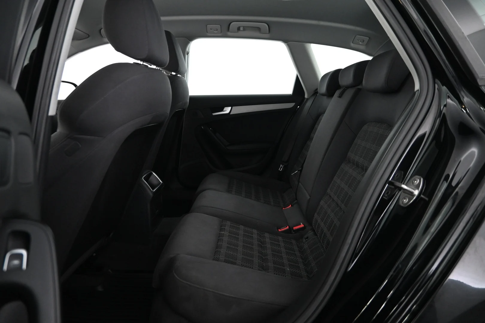 Car Image - 3LcsJviM5yddLIoJbDtEsc