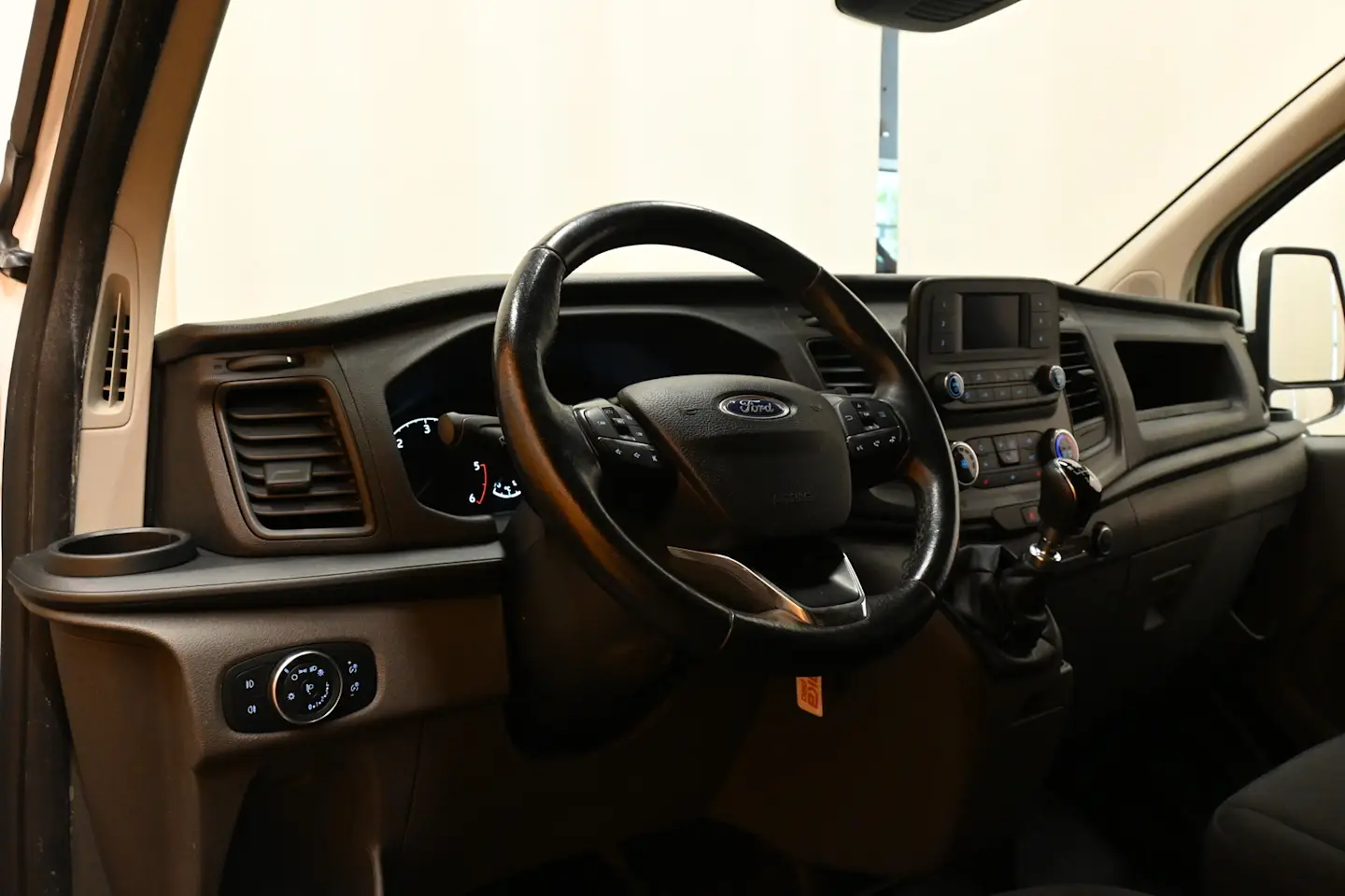 Car Image - 677JqdV4uH1Ba7pJ8dTBEg