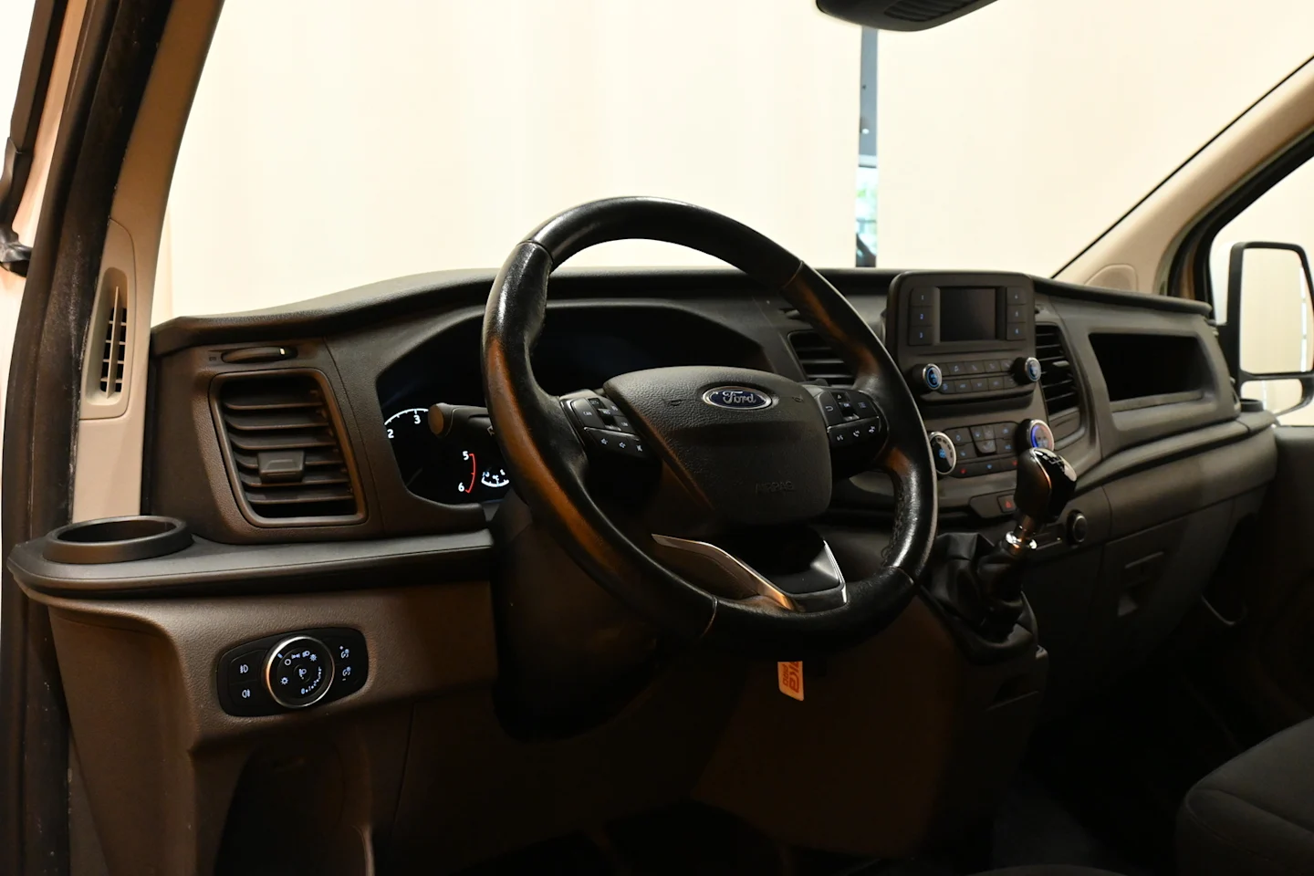 Car Image - 677JqdV4uH1Ba7pJ8dTBEg