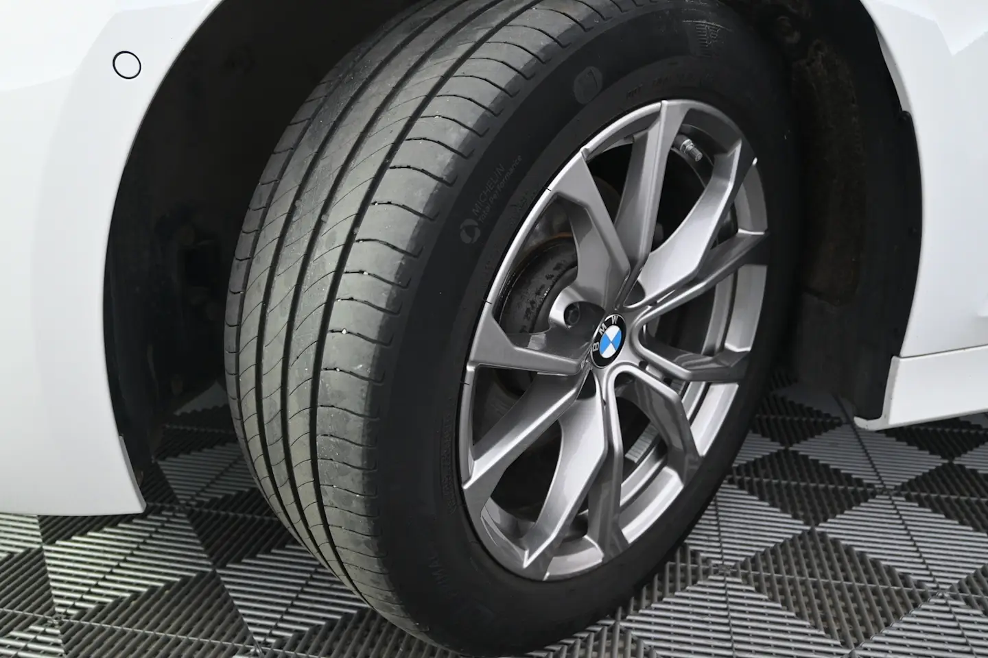 Car Image - 4L10yDXdpDODNn39eKYLkq