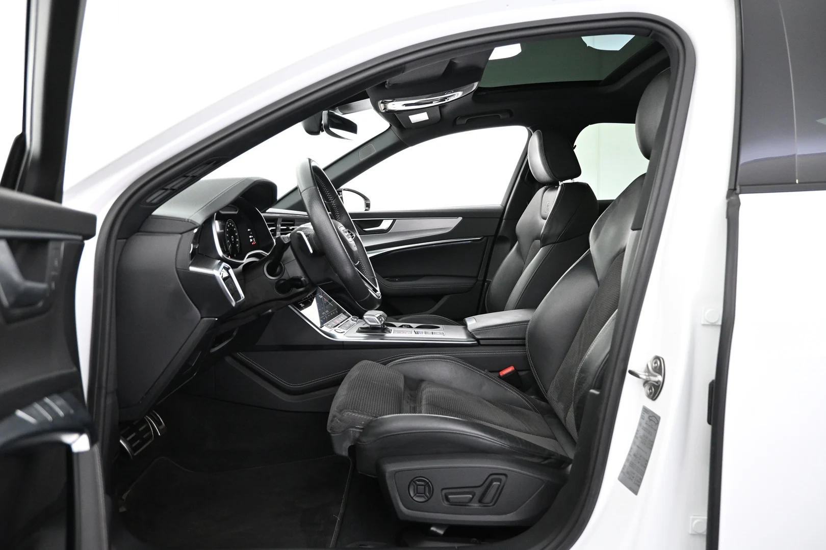 Car Image - 6foUfavXgjIg94HUxnKlIX