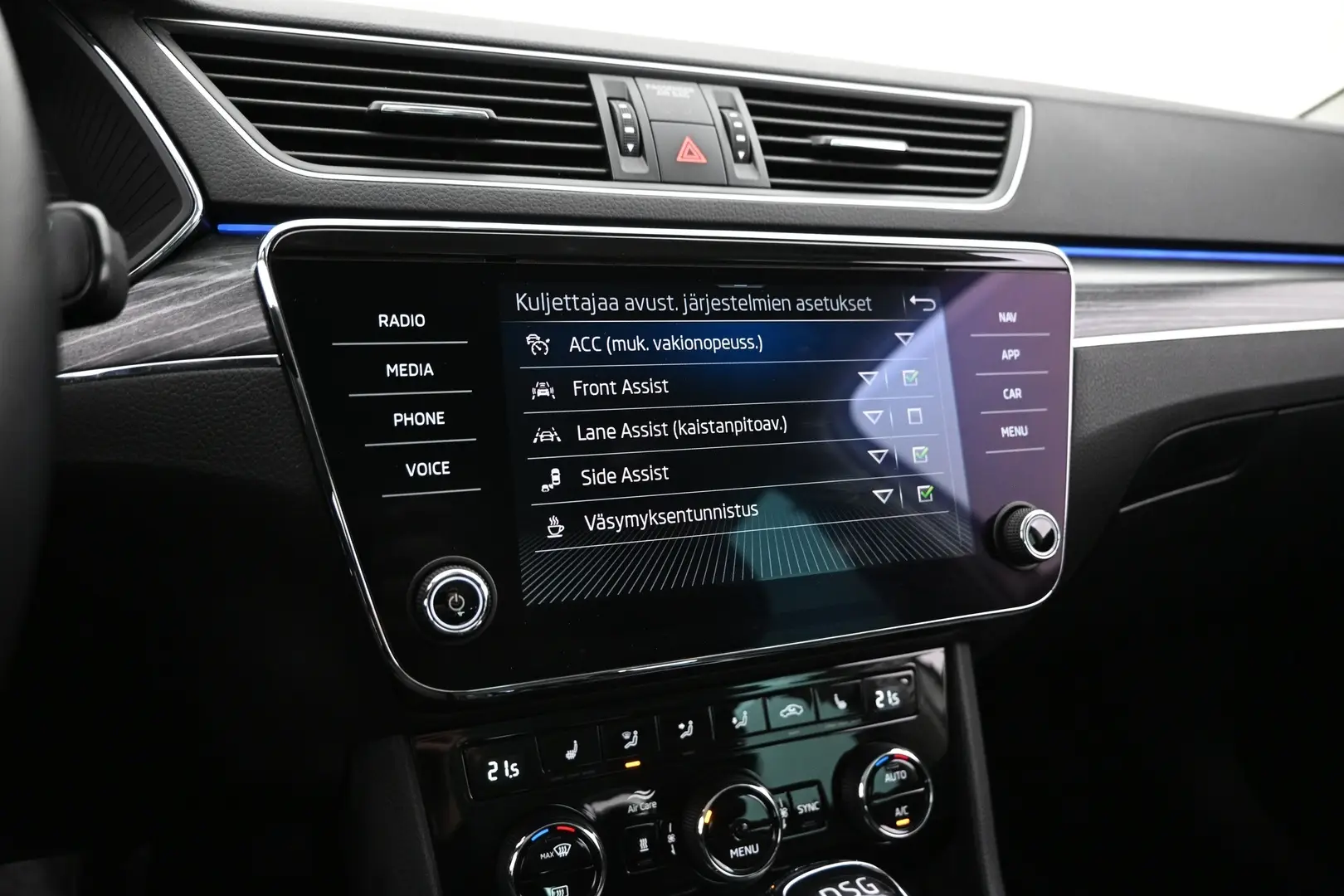 Car Image - 1mRM6aVx5eEYs2MTcgbr3T