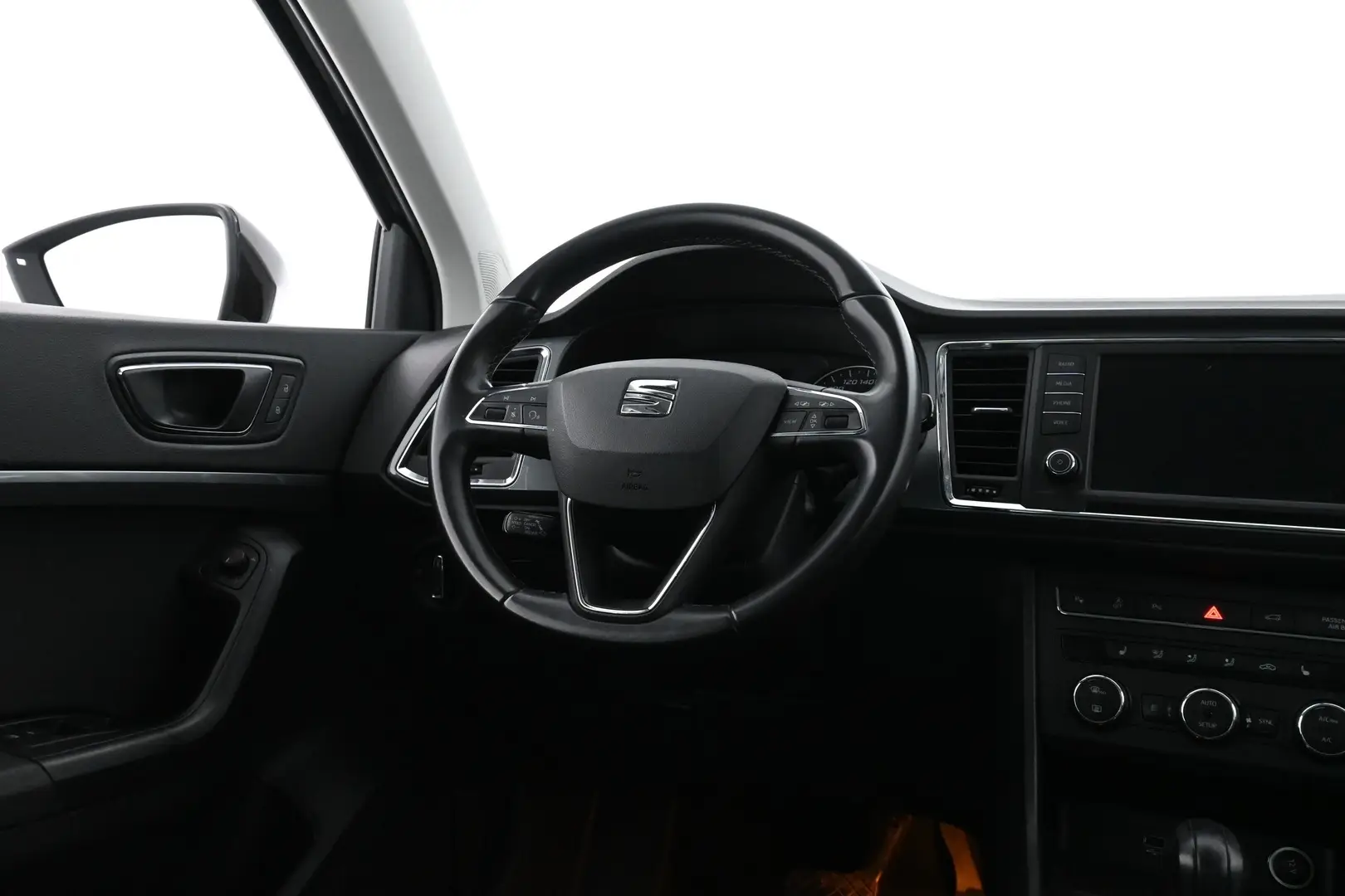 Car Image - 39ngd8bsj3lVx5vwpIq6Gv
