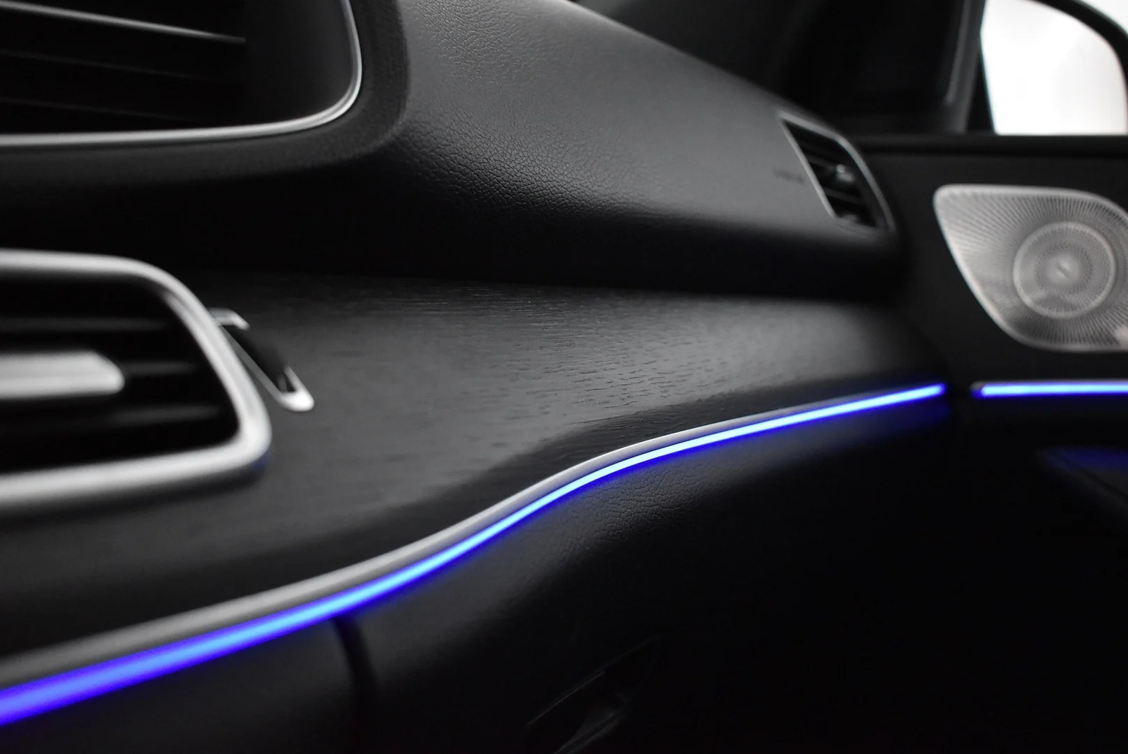Car Image - 3oV7QXH3MQfszv42GSi5zl
