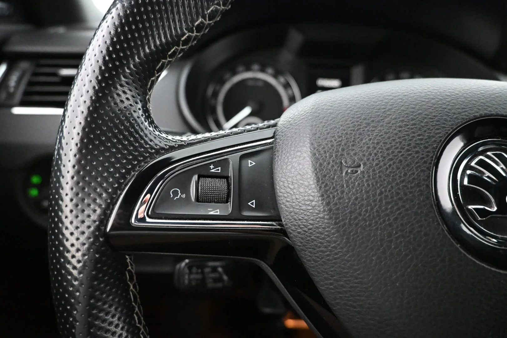 Car Image - 6fTG3NGKZhufRs7rkKMuvf