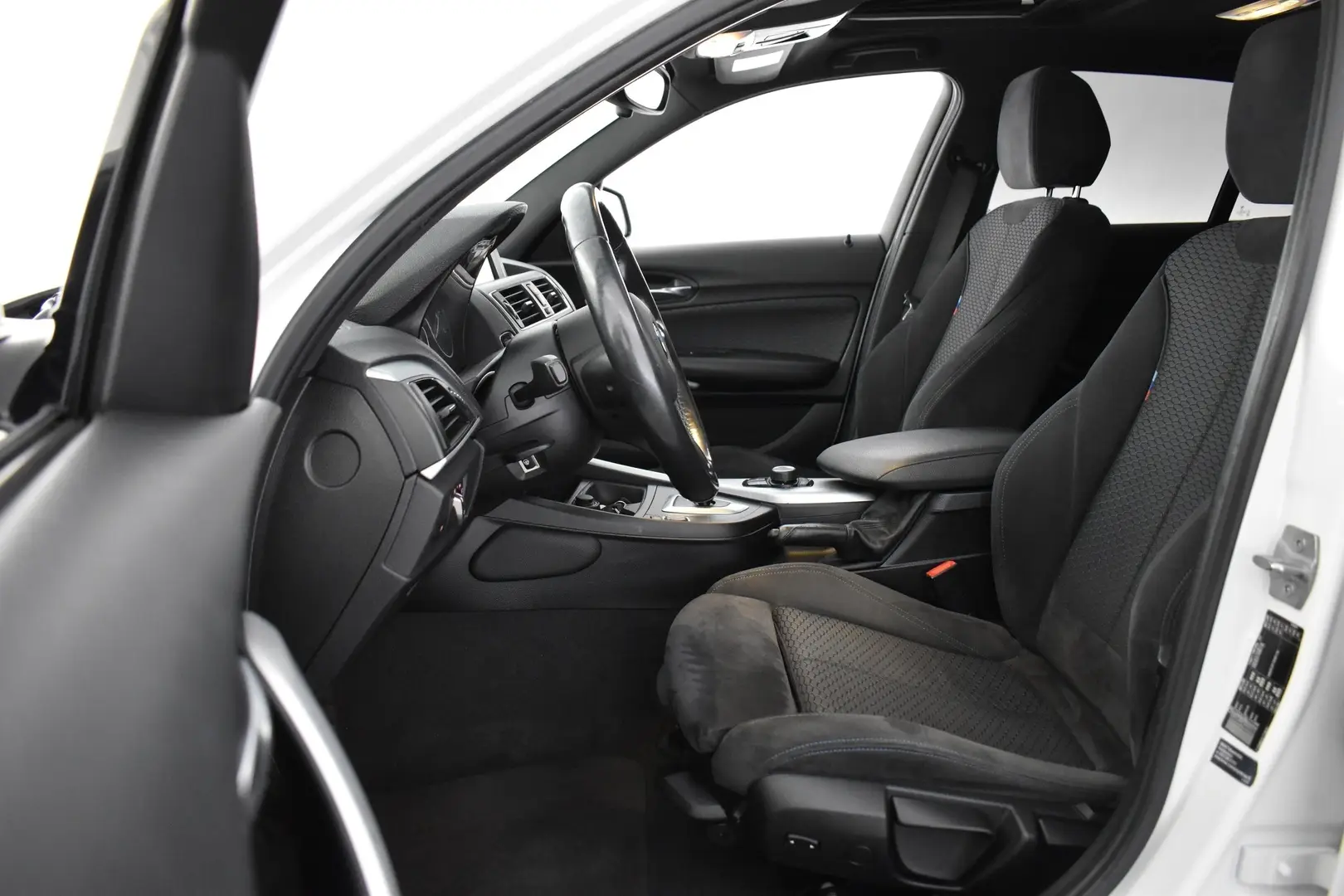 Car Image - 2317BbEbZl5hlPZ2otR4EF