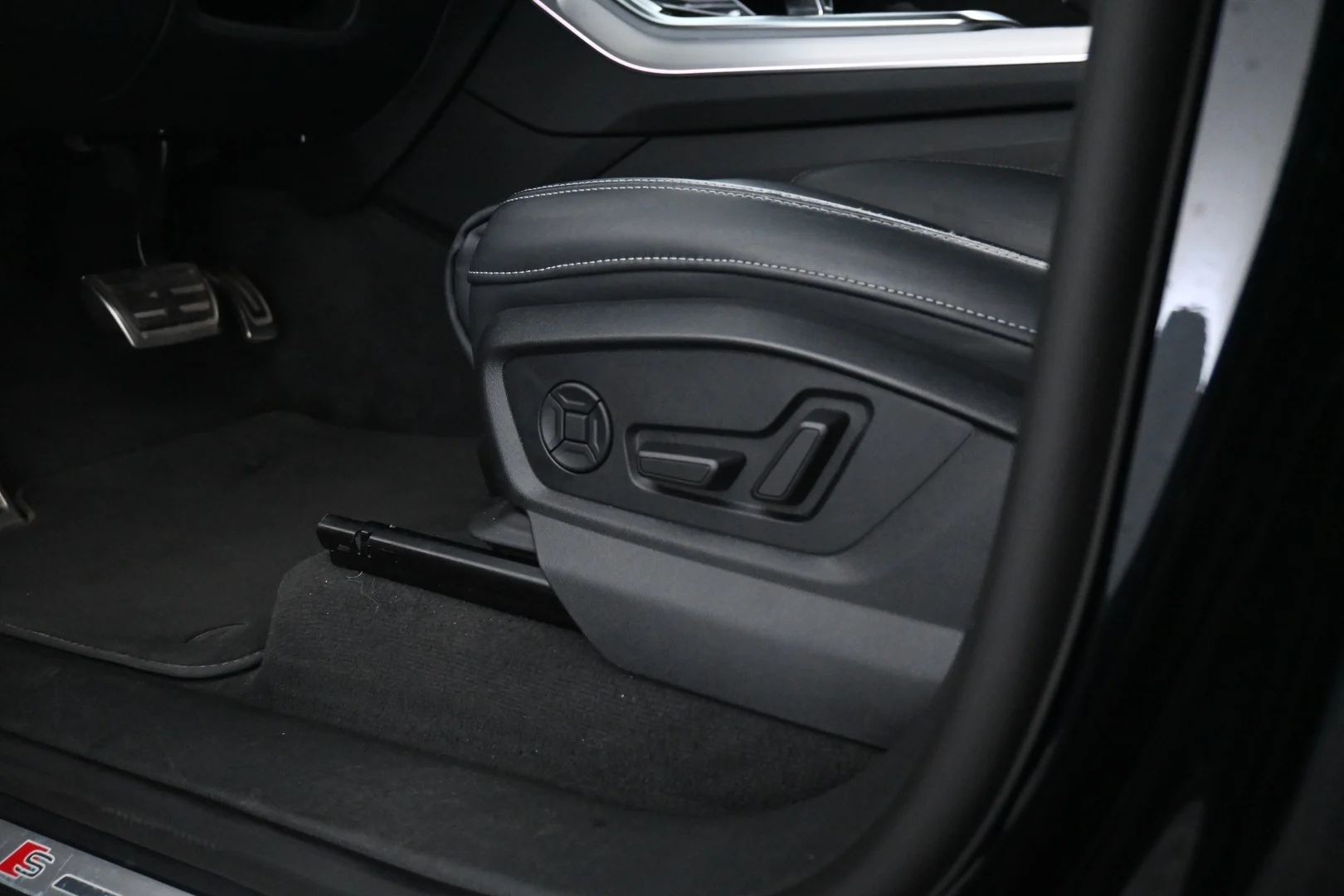 Car Image - 1qfI4qBRD05zFUSeRRjZOm