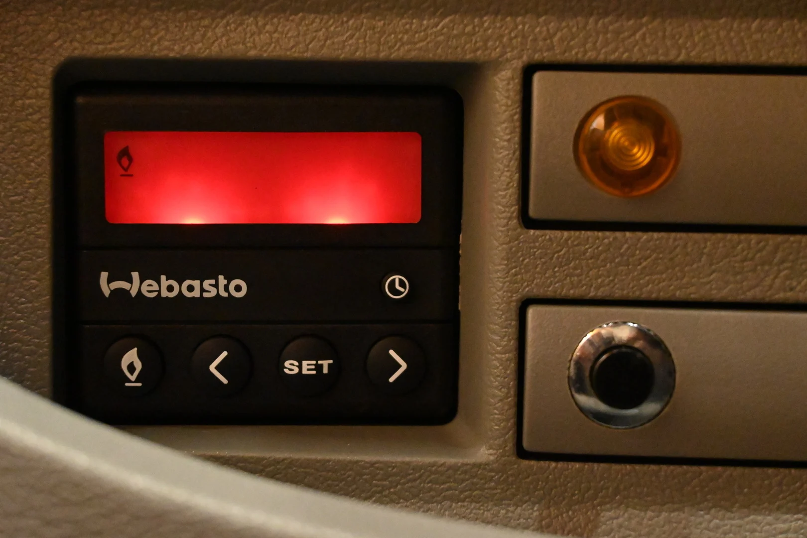 Car Image - 3jtVb5eZYkv5vL0UwNETNM