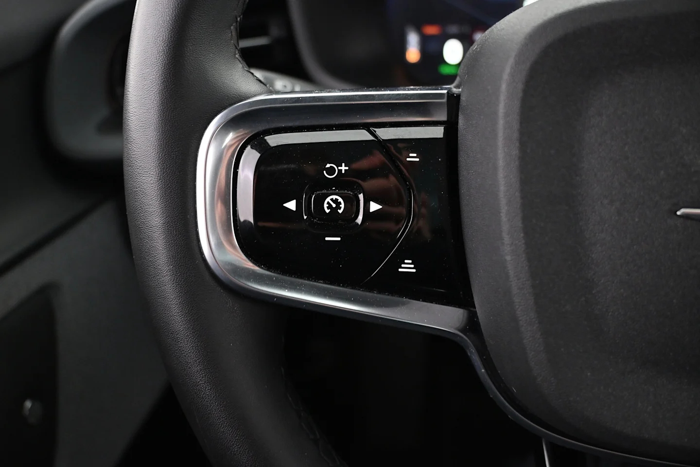 Car Image - 2FLPz800I17BvtVQLwegW3