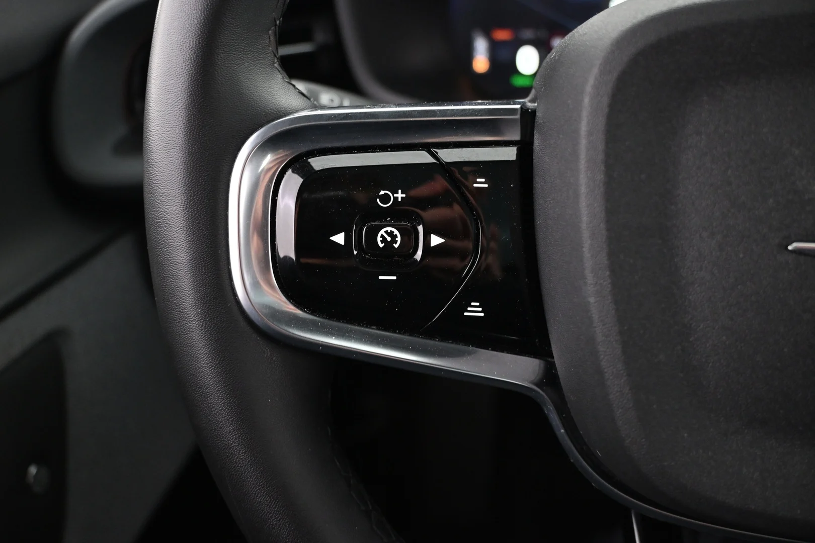 Car Image - 2FLPz800I17BvtVQLwegW3