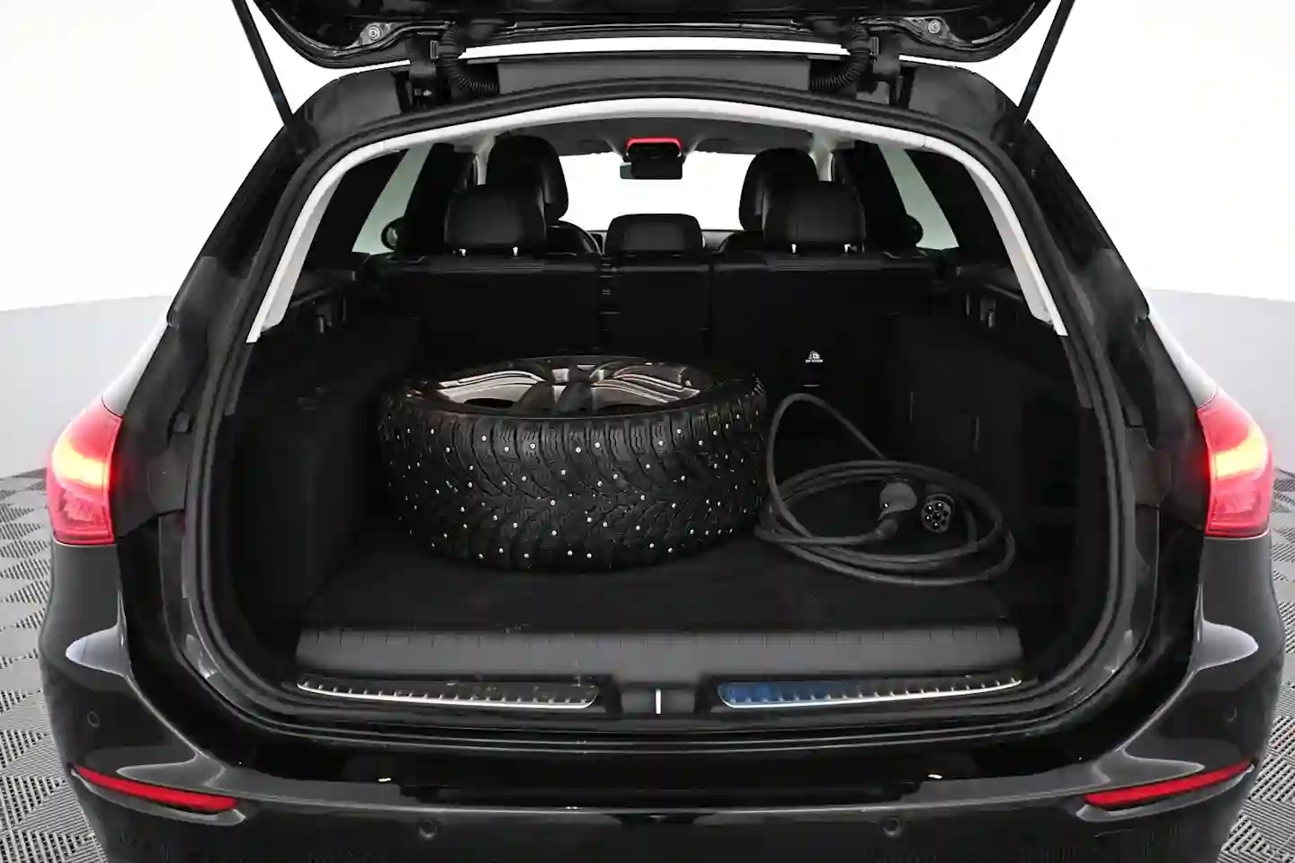 Car Image - 3WDl3IHFRdGlLiiogErfUU