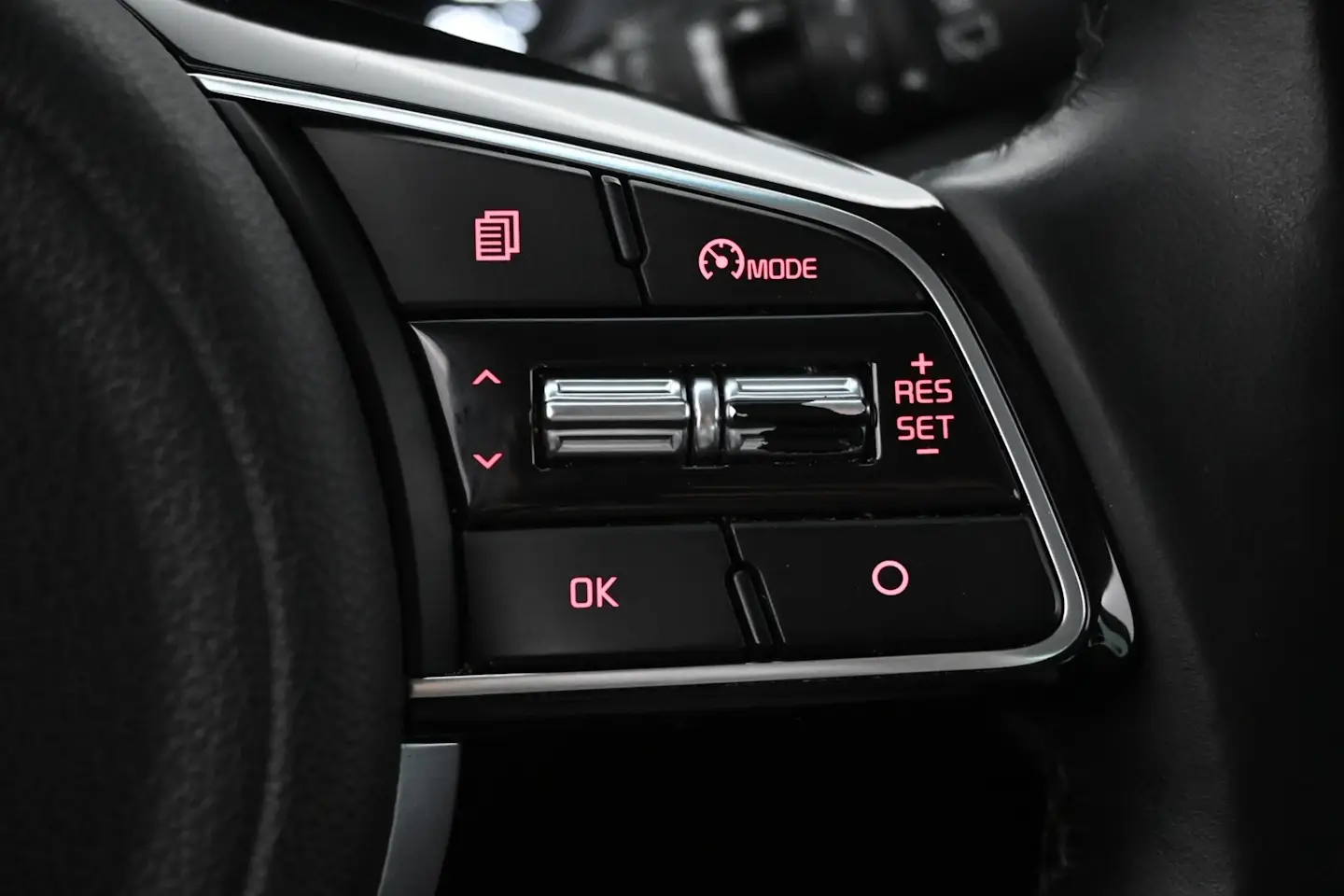 Car Image - 72h5j8HvHGhVrz05MinPKn