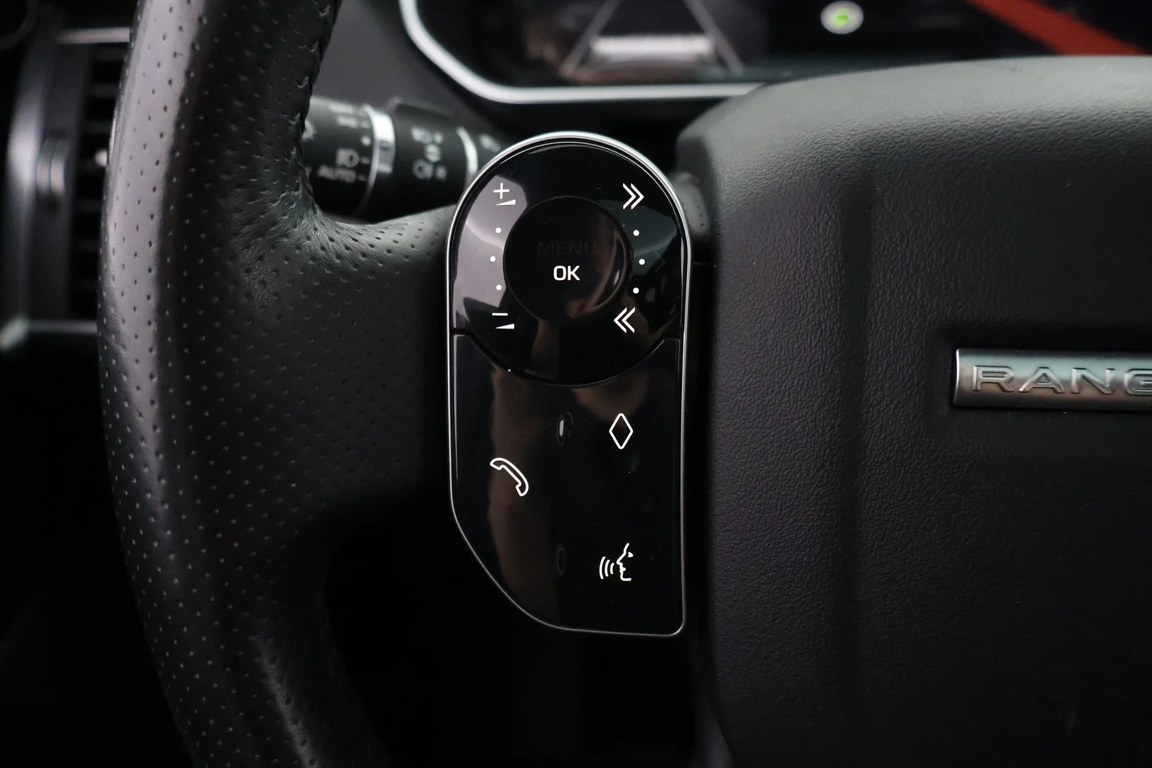 Car Image - 1fV3sgBhdwh82Hho9hR81m