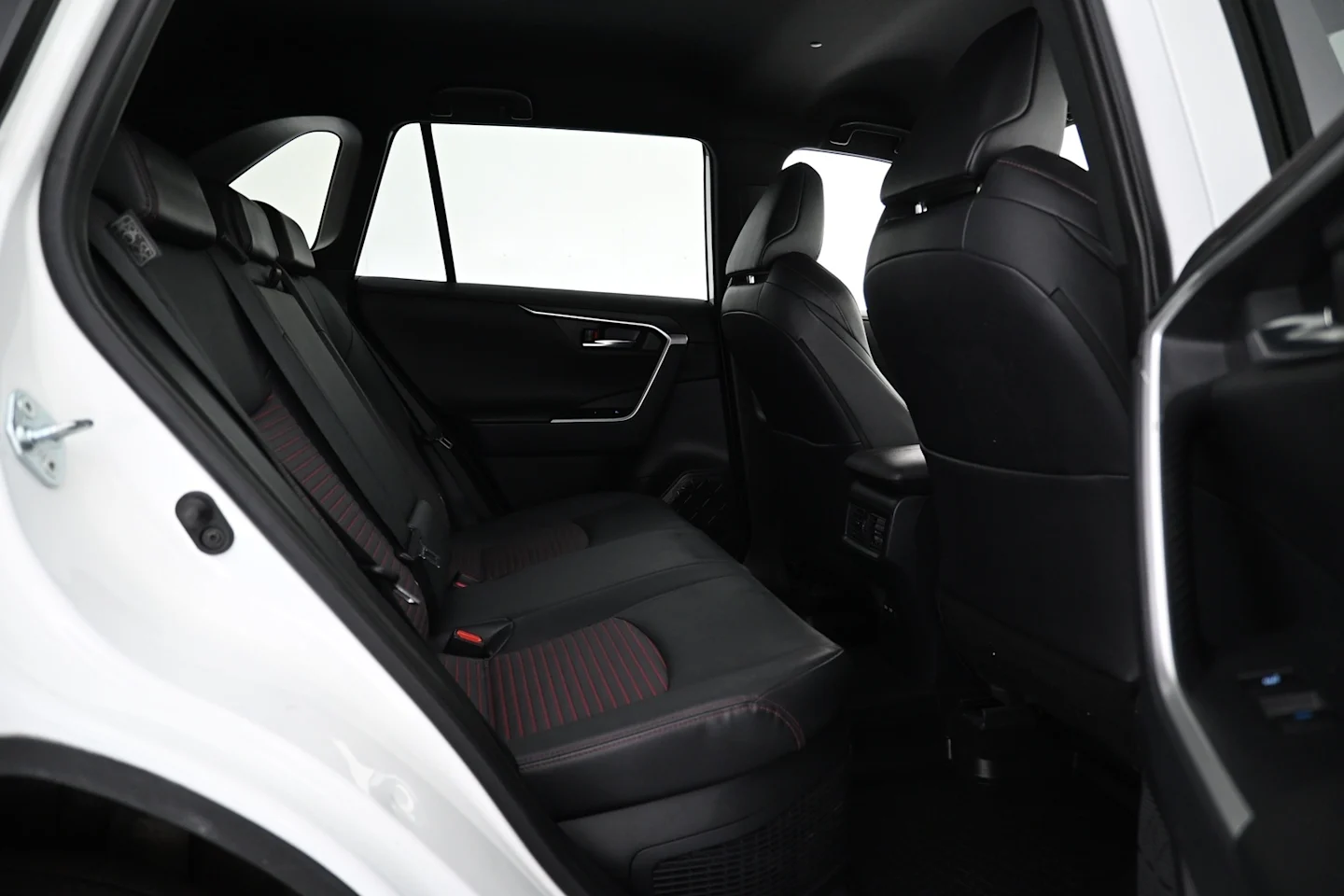 Car Image - 6XGfNjP38kYhVYduEGrIUu