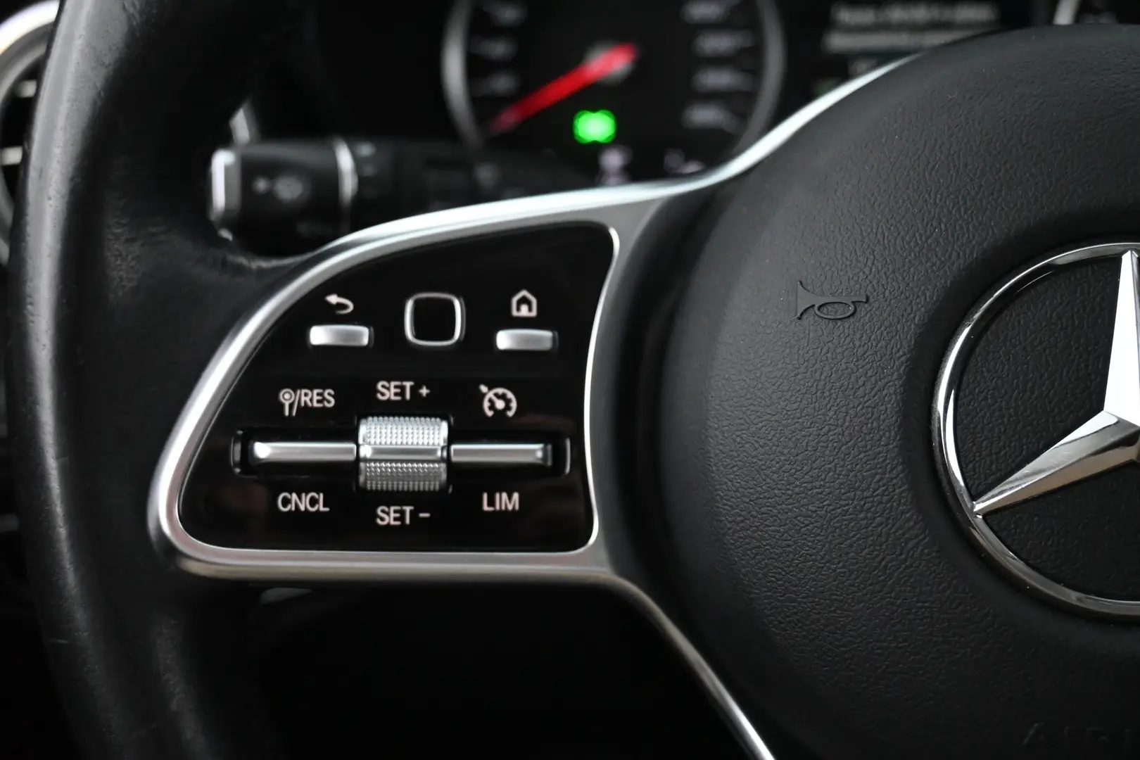 Car Image - 6dVAVa2QdXAyjtUO5Q7m2l