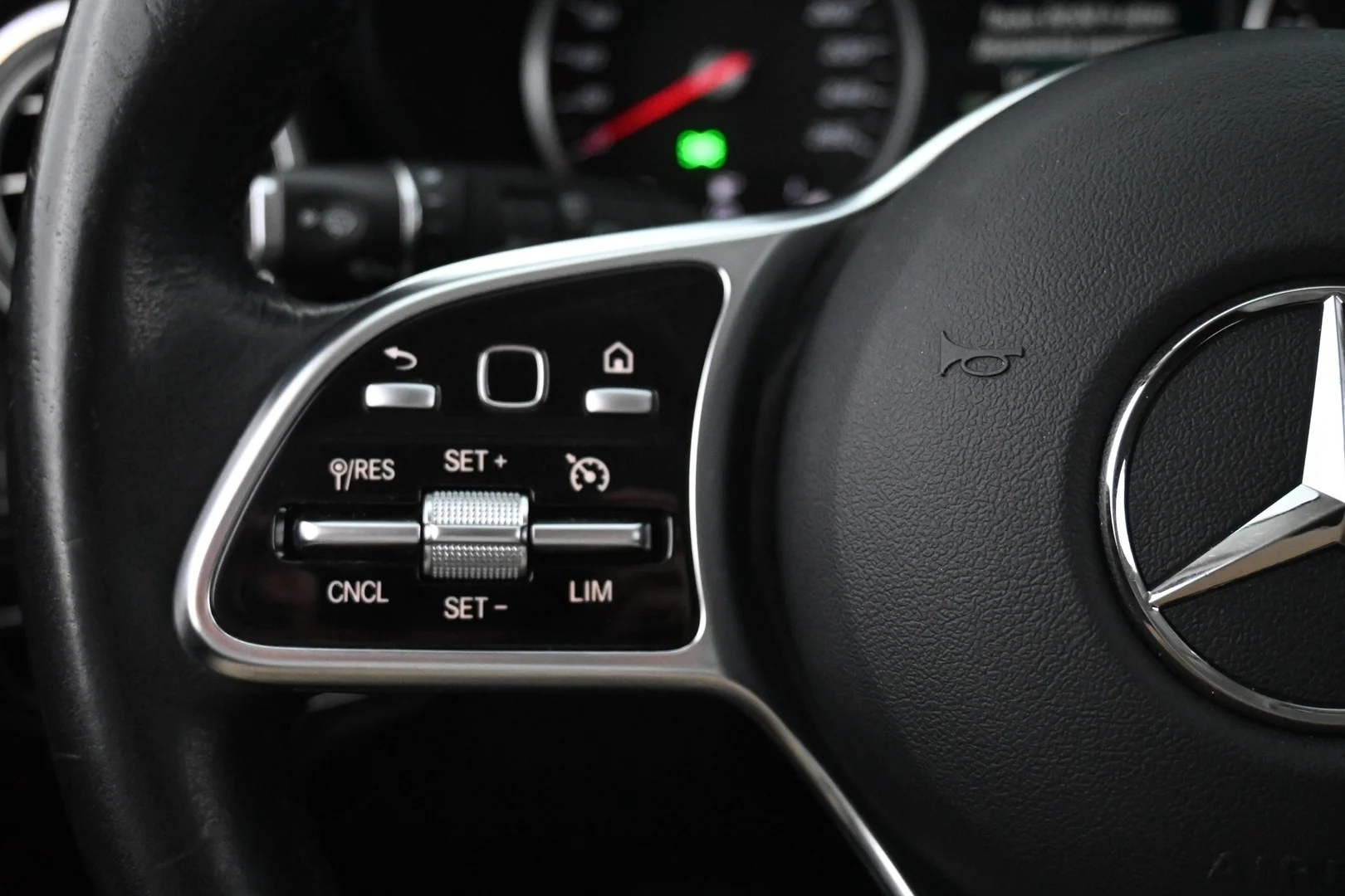 Car Image - 6dVAVa2QdXAyjtUO5Q7m2l