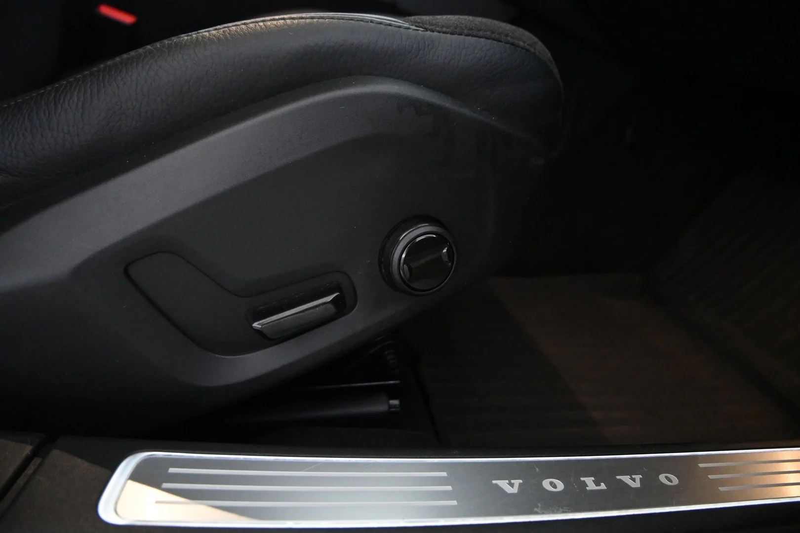 Car Image - 66vZjJI5RWrLHuVDZDsv9w
