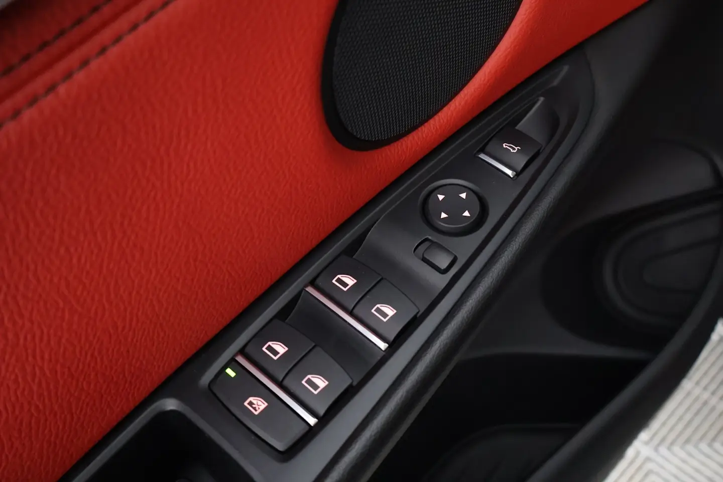 Car Image - 6HGq9ksO9Ac5tXdhEDDBIs