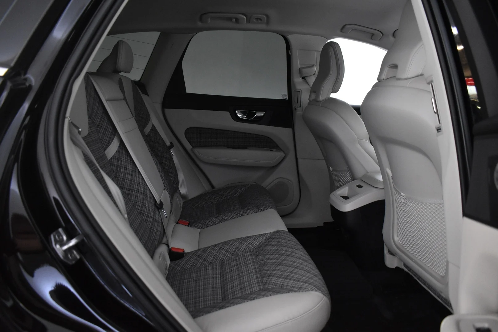 Car Image - 4V9pewDpmqK72xijPb7uMD