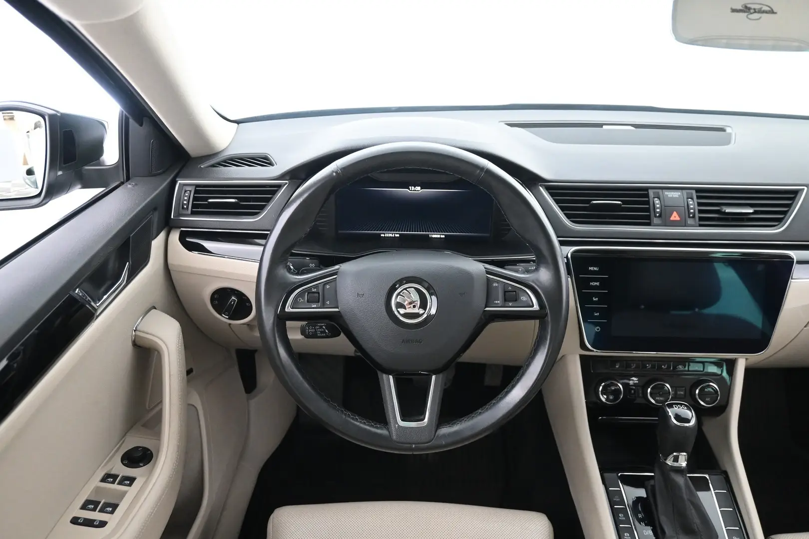 Car Image - 6K8lF71sVOpdb5AuCEpVXF
