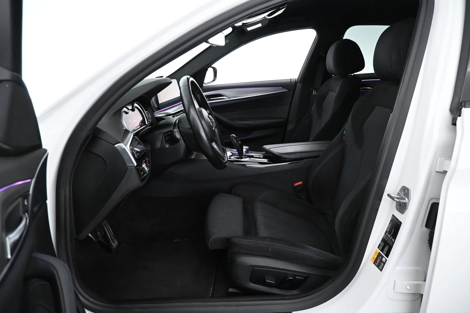 Car Image - 6lMkGlW8FWNLtnmjruAW0H