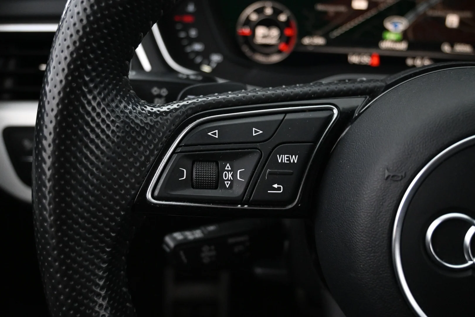 Car Image - GvgKoGZDOpqJlsBxwUZDl