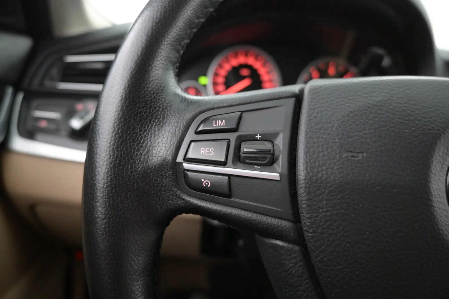Car Image - 26Mlg1N8qDzmq2AMEK6ig8