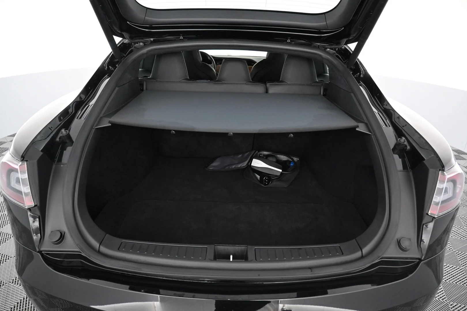 Car Image - 2dj1F4G8sml8fz7s1LkcyZ