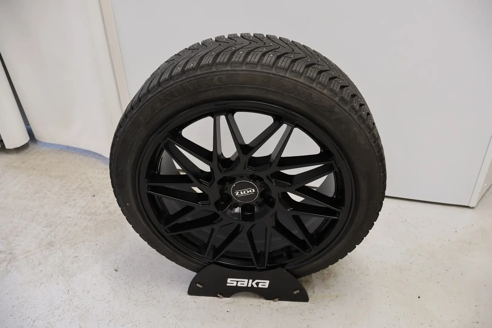Car Image - 6dHHStFyhSTMvLgzoeQBDR