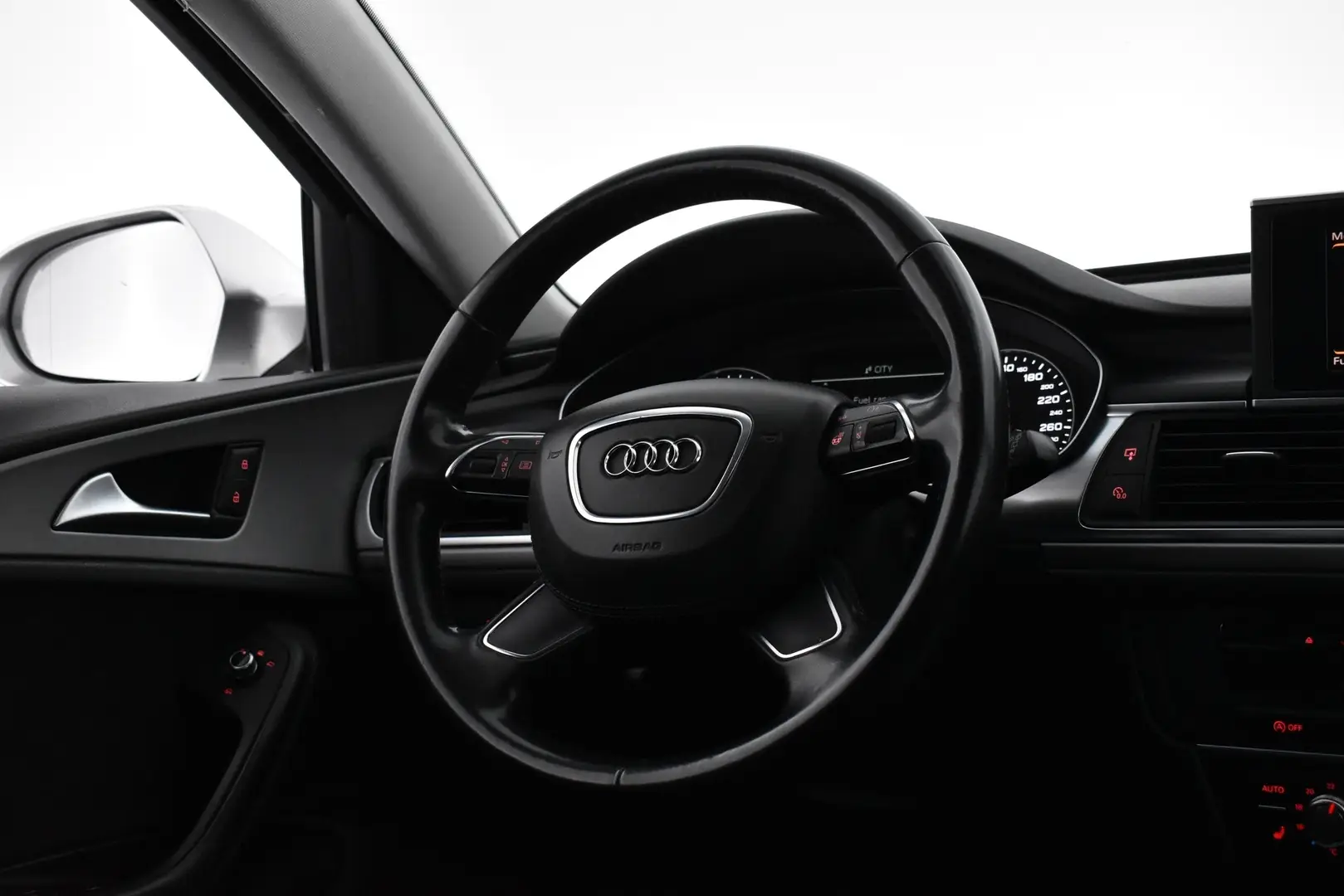 Car Image - s3t8kQRC9e63L09X03sxk