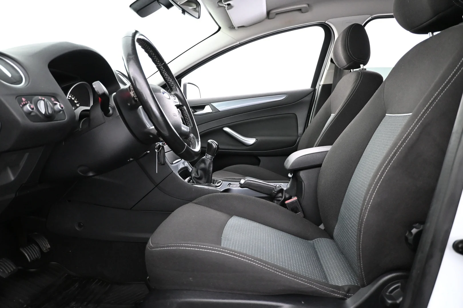 Car Image - 4hF0QaqVHpNd8p5kXKGtJR