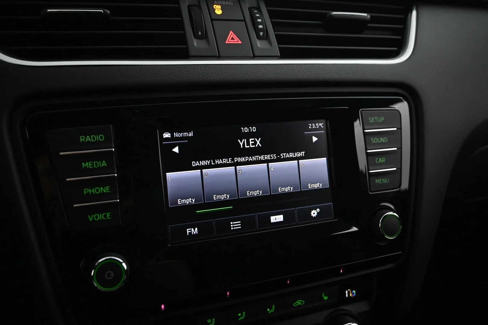 Car Image - 3nLcbABuxMs0LBI3vMCCVB