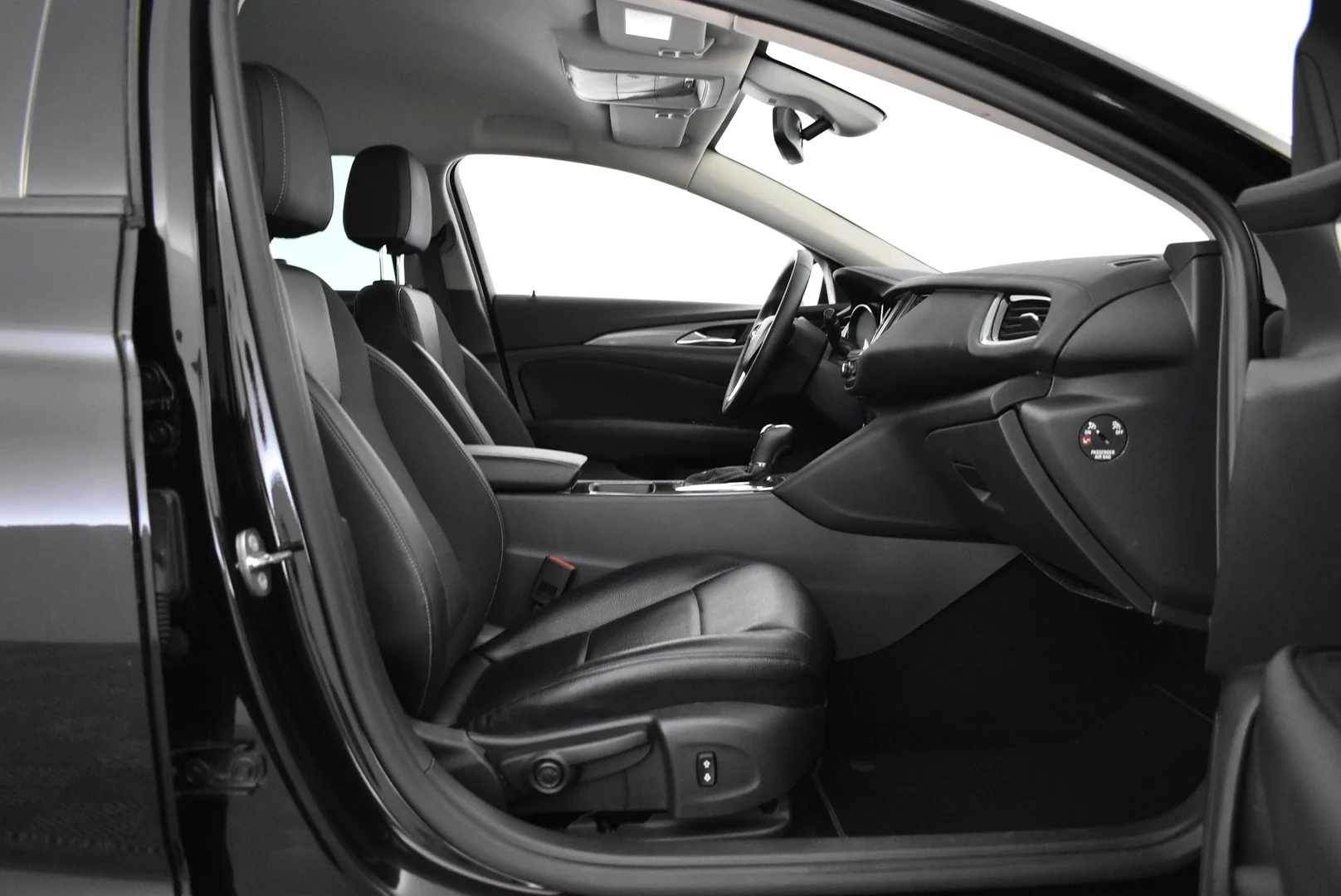Car Image - 5dM8KUYFjm80xpGb3SBq3X