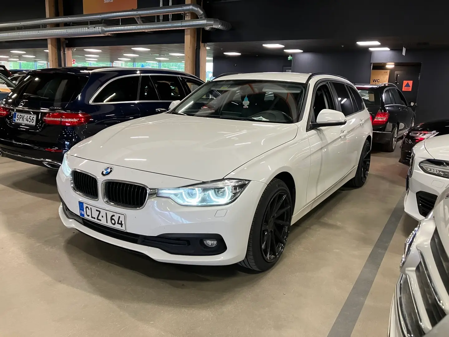 Car Image - 53KuAA84dOlNqJNZaotYZ3