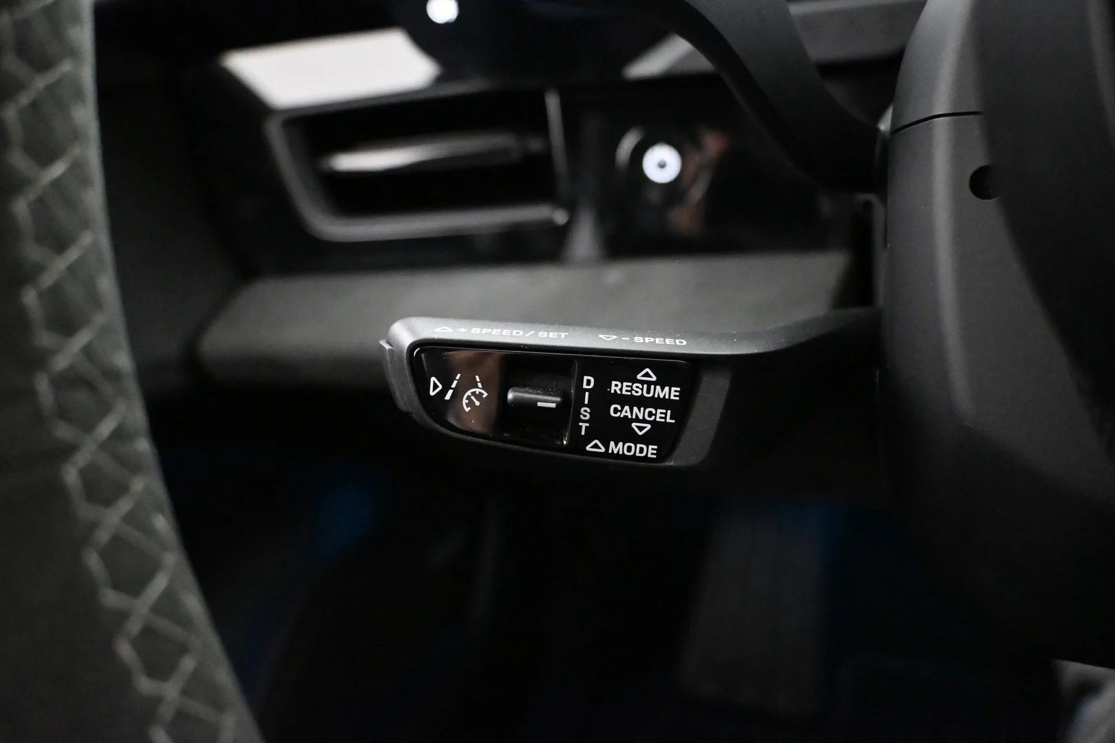 Car Image - 4W69zsXRGKb0MIkKd8bYUN