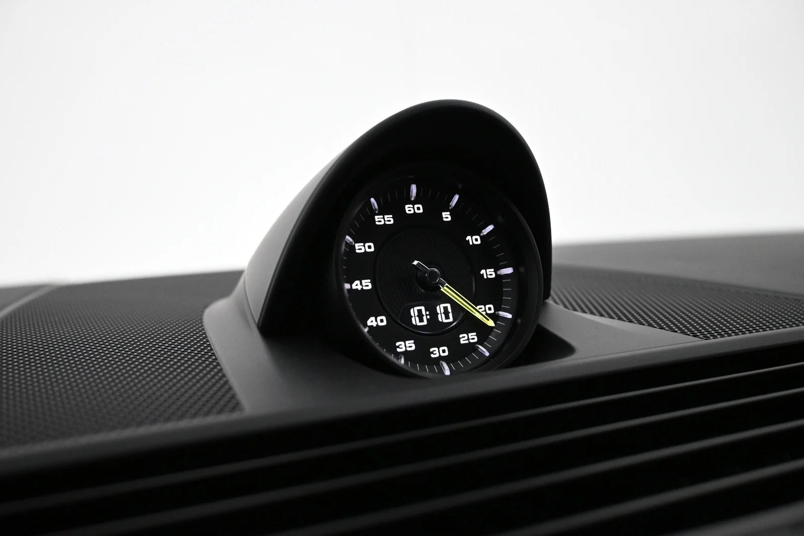 Car Image - 6tqKy0S5IRDZYECjJr0mW9
