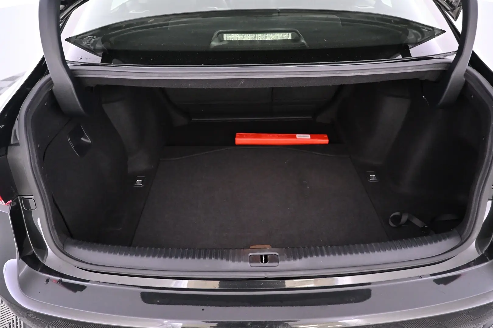 Car Image - 15nCJeBvKVuyxIQcBYvmQY