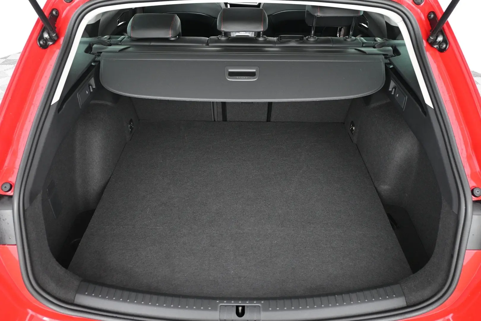 Car Image - 14eTA3QbSDVsEcz4YteUdy