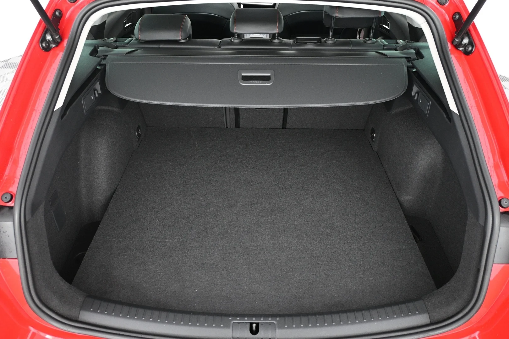 Car Image - 14eTA3QbSDVsEcz4YteUdy