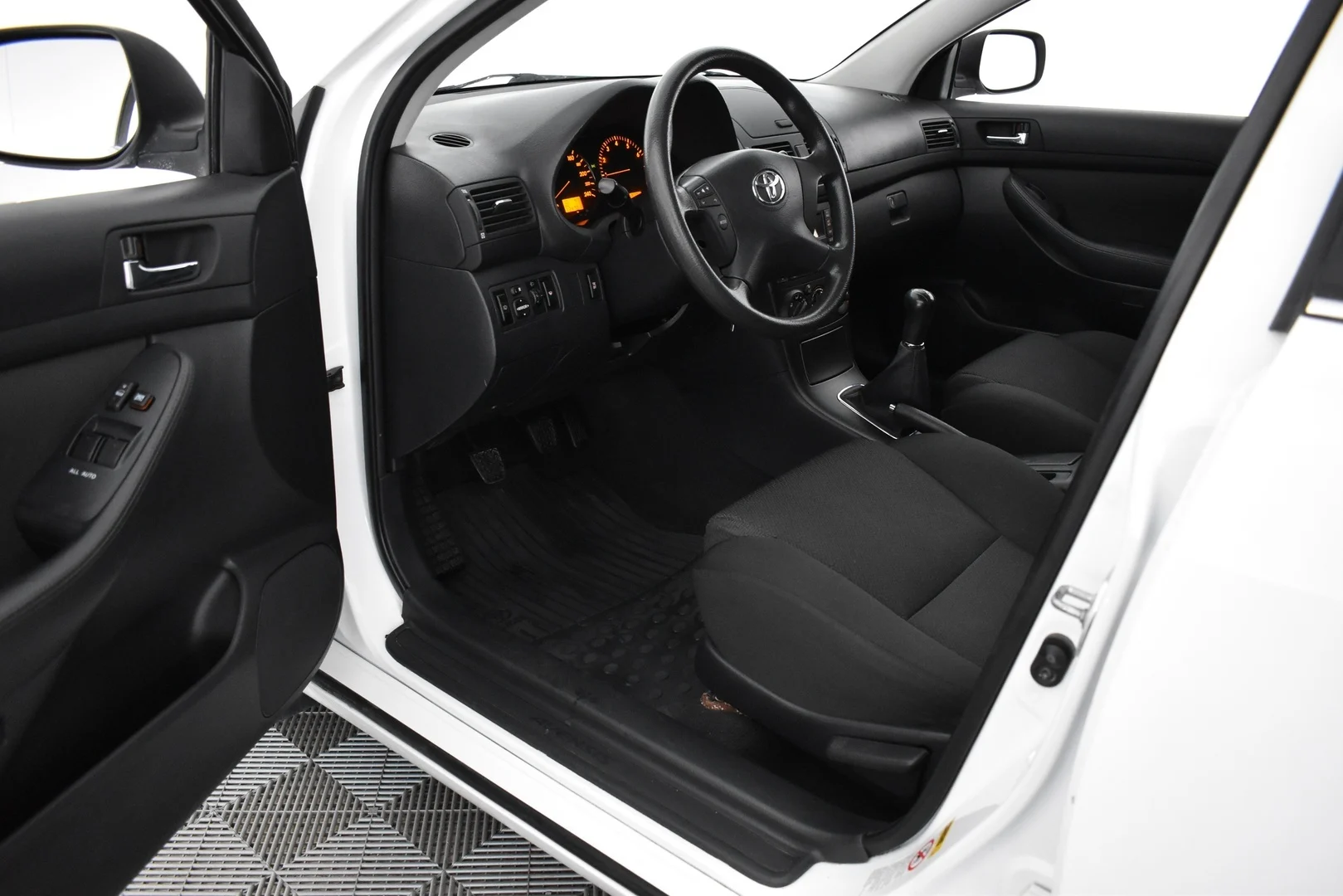 Car Image - 5UhVQN1yDtLVq7vZB3iuIi